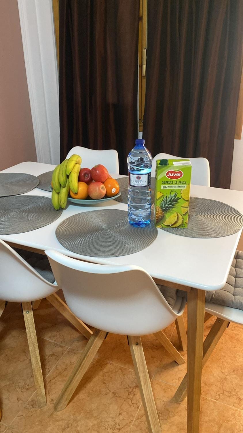 Food and drinks, Food