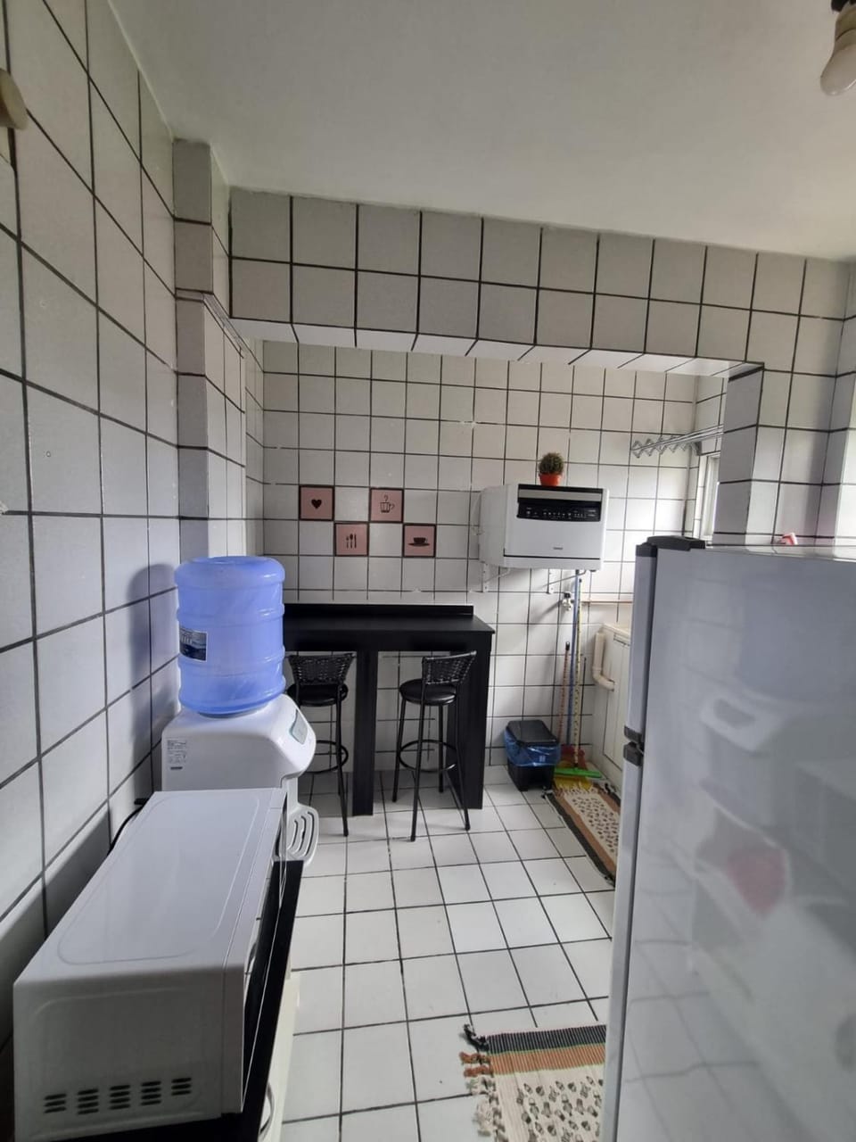 Kitchen or kitchenette, Seating area, Dining area