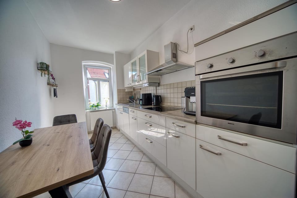 Kitchen or kitchenette, Dining area, dishwasher, oven, stove