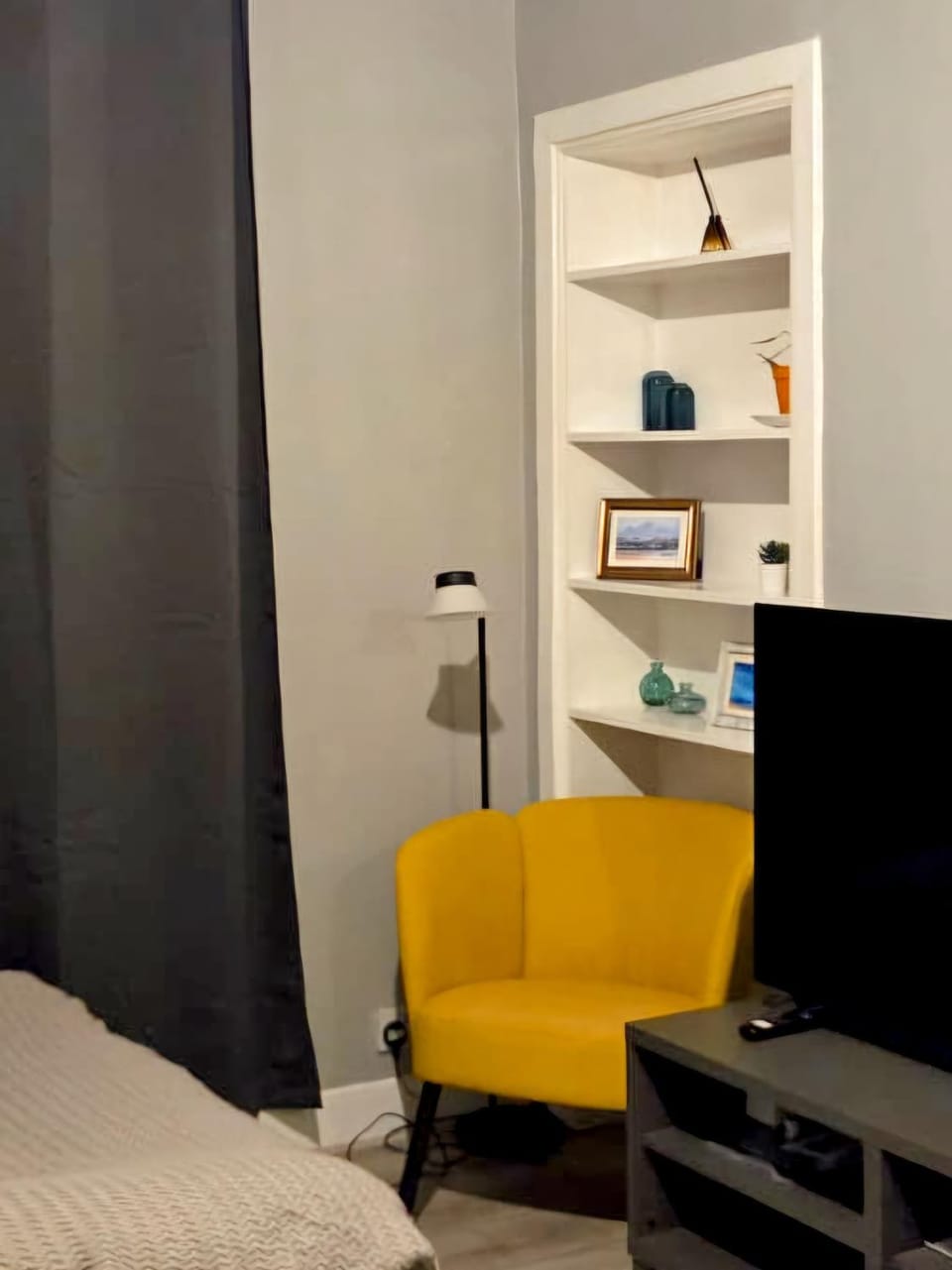 TV and multimedia, Living room, Seating area