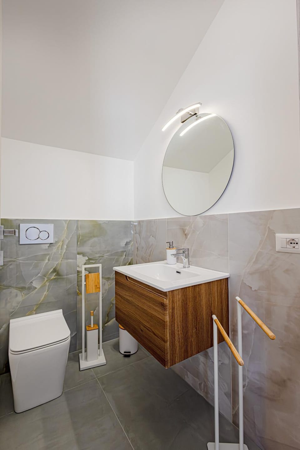 Toilet, Bathroom