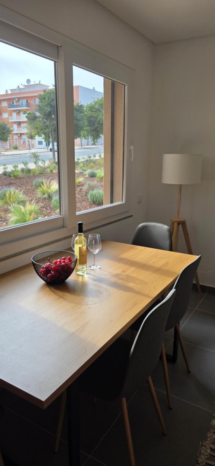 Seating area, Dining area