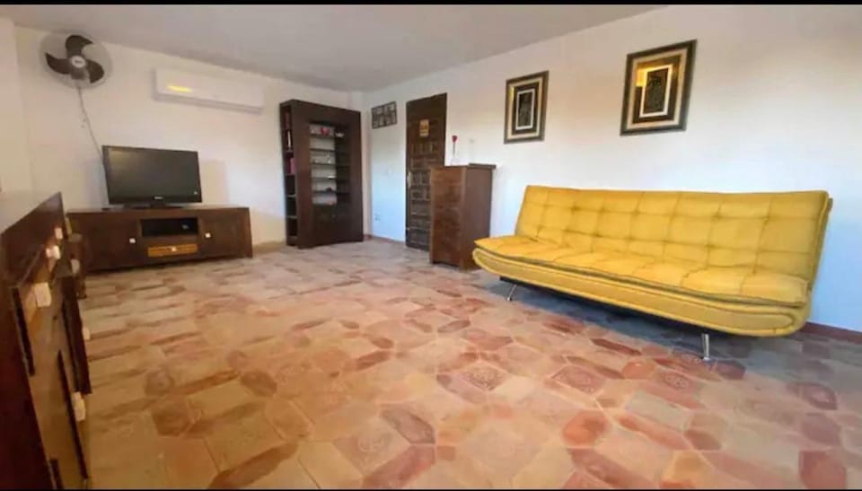 Calpe chalet privado 7 min de la playa piscina wifi parking aire barbacoa grupos House in Calp