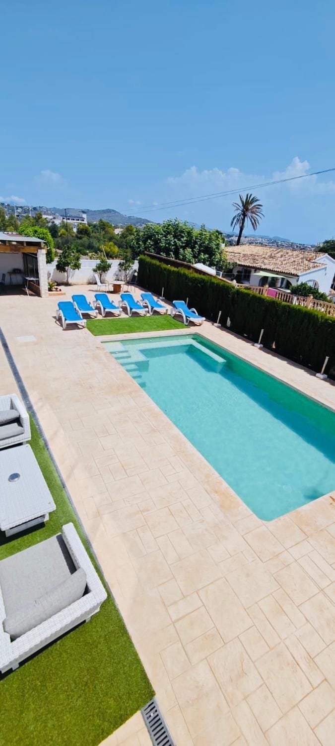 Calpe chalet privado 7 min de la playa piscina wifi parking aire barbacoa grupos House in Calp