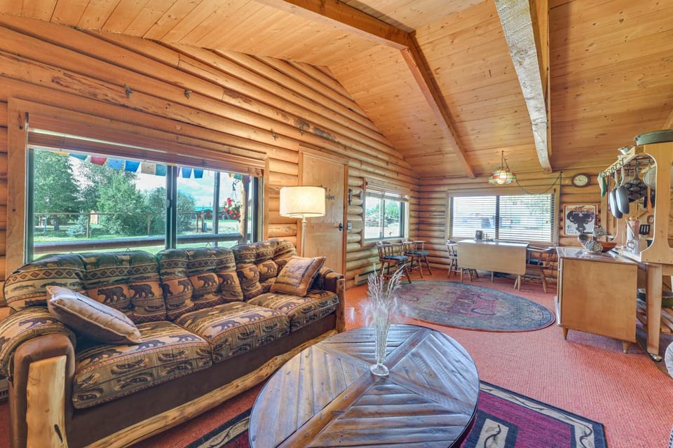 Southwest Montana Ski Country: Family Cabin Escape Cabin in Idaho