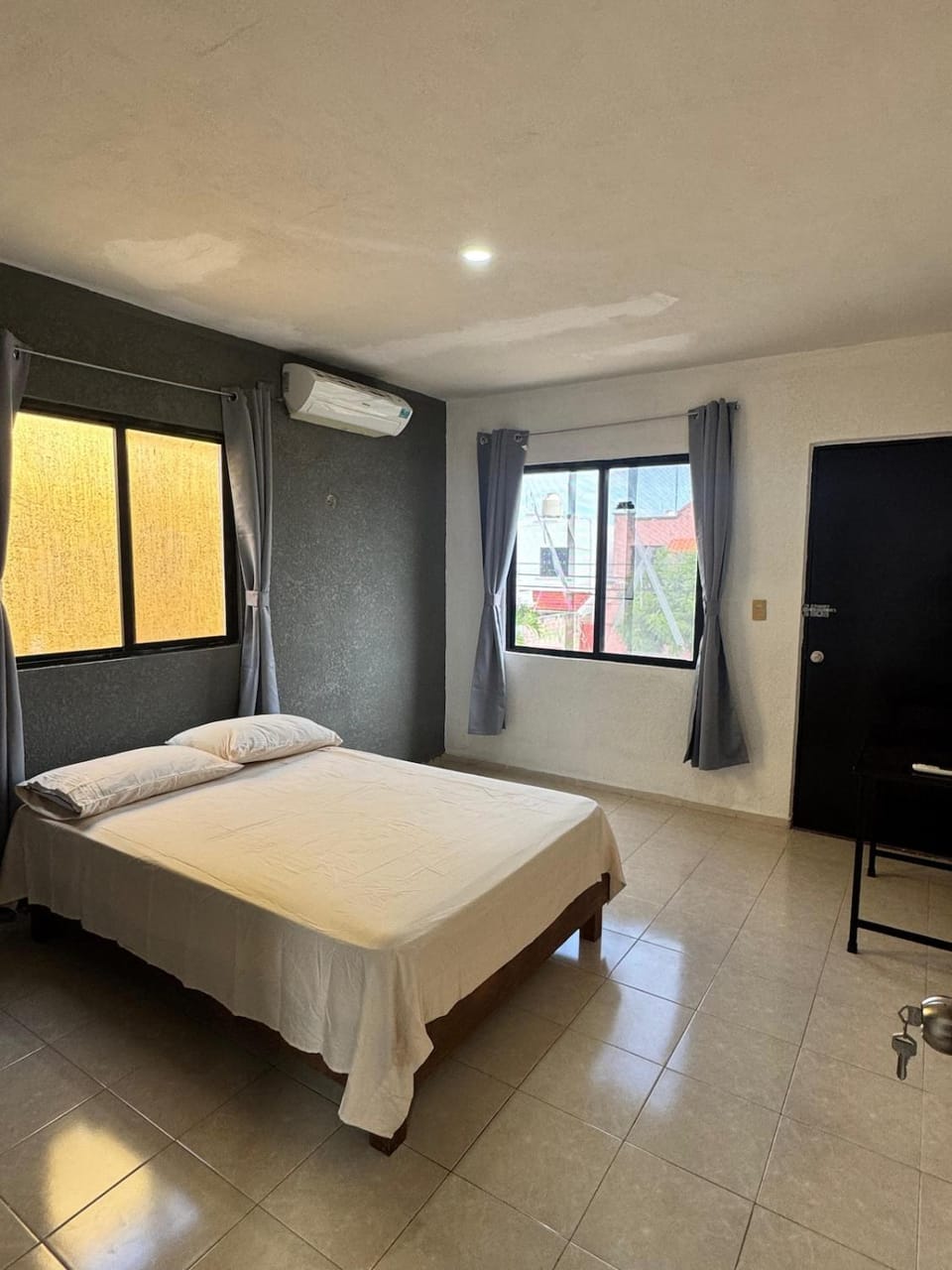 Bed, TV and multimedia, Photo of the whole room, Bedroom, air conditioner