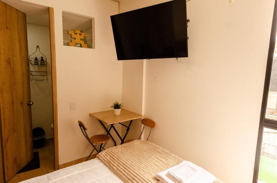 TV and multimedia, Seating area, Dining area
