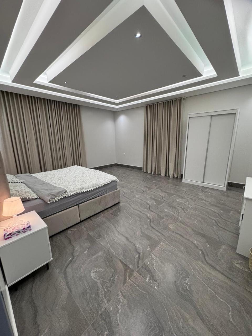 شقه مفروشه روف Apartment in Saudi Arabia