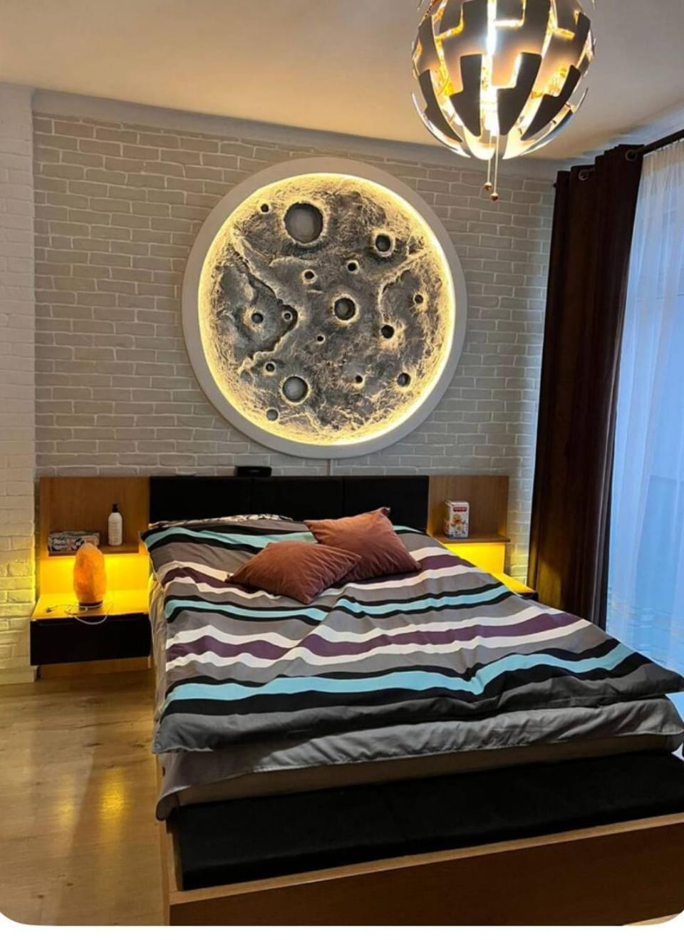 Photo of the whole room, Bedroom