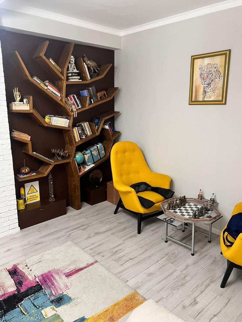 Library, Living room, Seating area