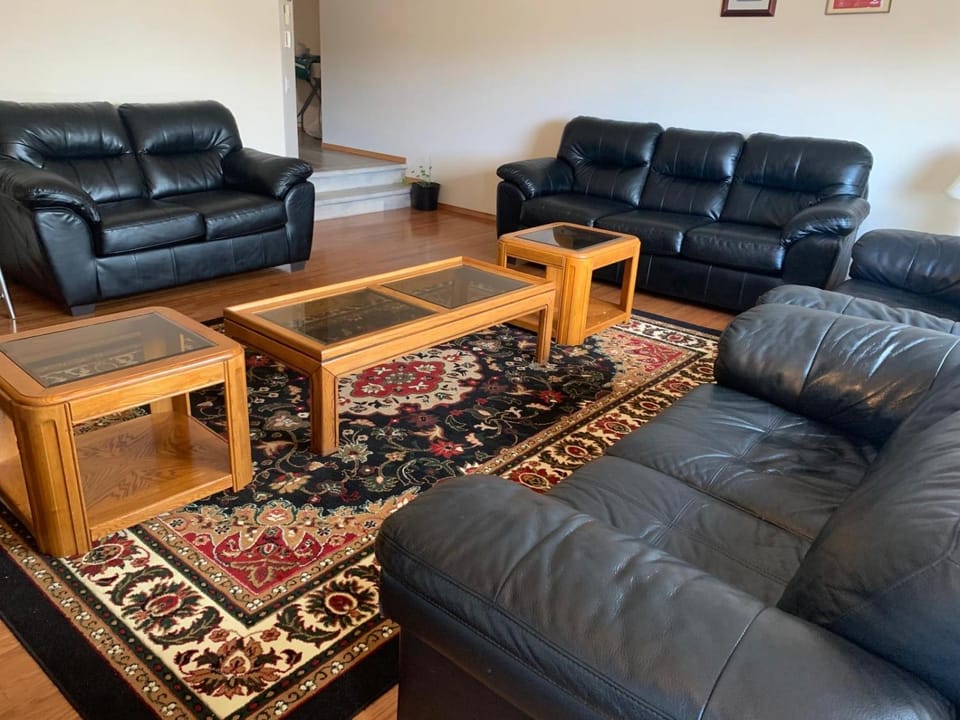 Single Room 1 Vacation rental in Airdrie