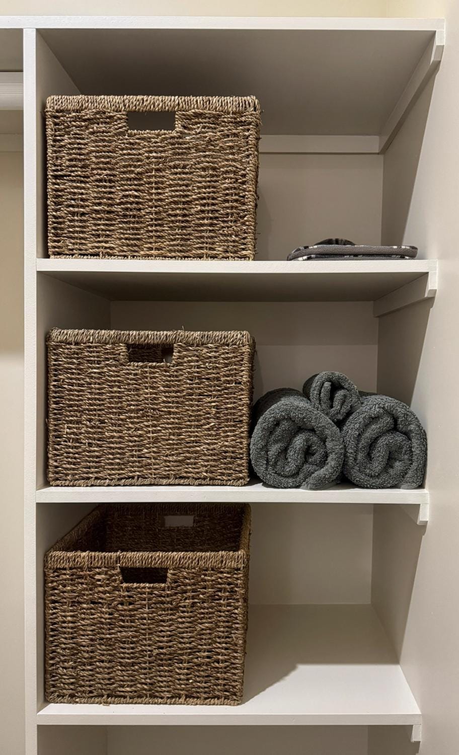 storage, towels, wardrobe