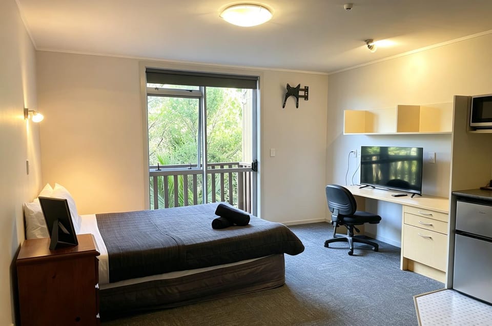 Natural landscape, Balcony/Terrace, Decorative detail, Bedroom