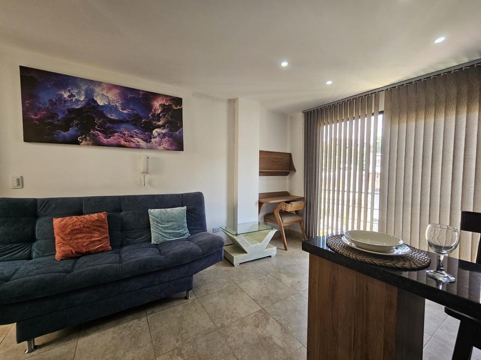 Apto Confortable en Zona Exclusiva de Laureles Medellín 401 Tranquilidad y cerca a todo Apartment in Medellin