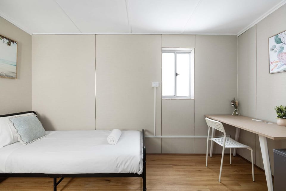 Boutique Detached Single Room Near Light Rail in North Parramatta - Shared Bathroom Bed and Breakfast in North Parramatta