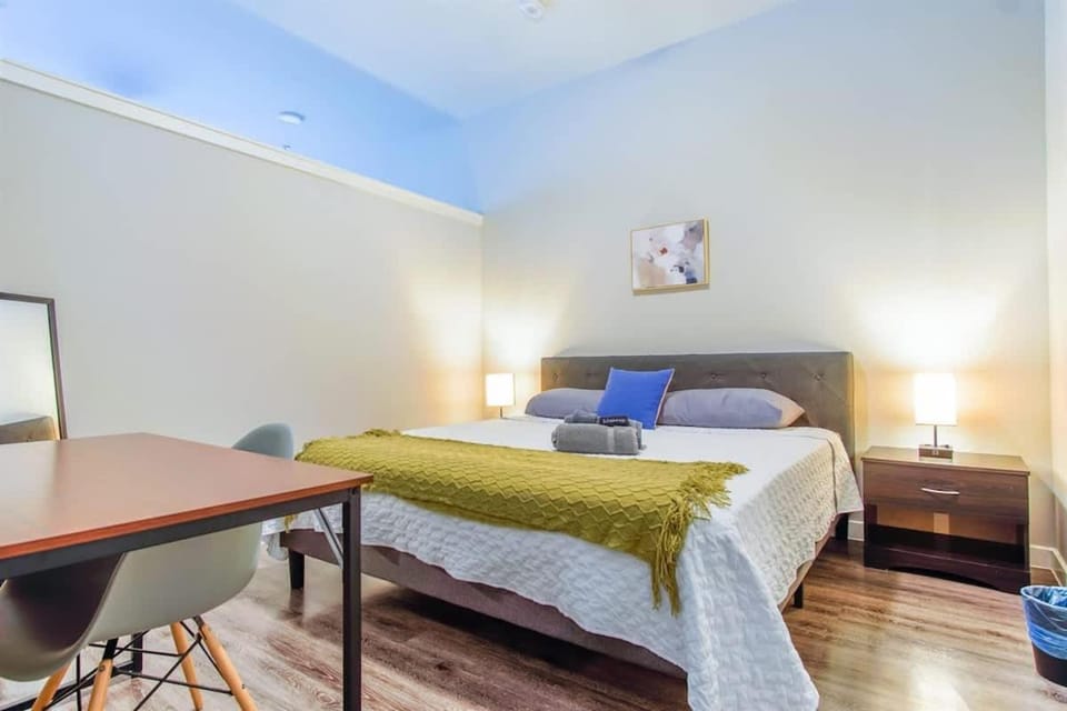 Boulevard Stays Pool Gym Parking 1BR King Suite A Apartment in Allen