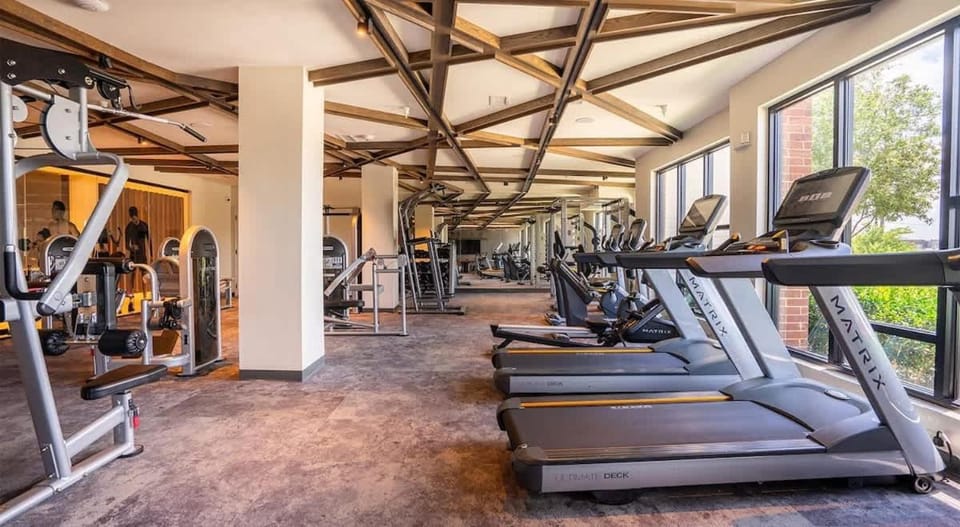 Boulevard Stays Pool Gym Parking 1BR King Suite A Apartment in Allen