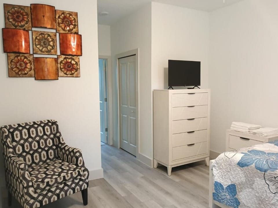 THE WHOLE HOUSE, QUIET COZY HOME 4 Bed 3 bath House in Florida