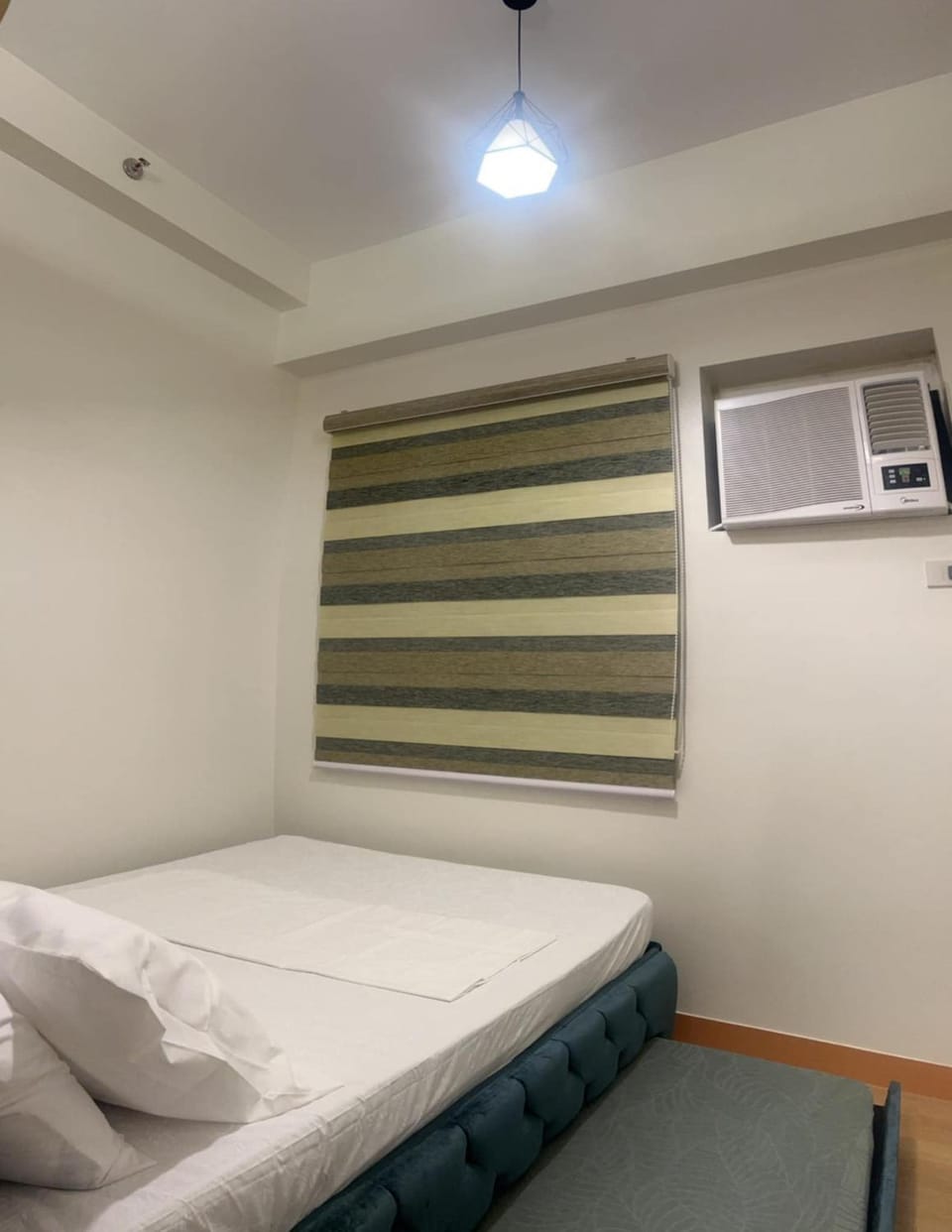PingPongMingTing HomeStay Trees Residences near SM Fairview Apartment hotel in Quezon City