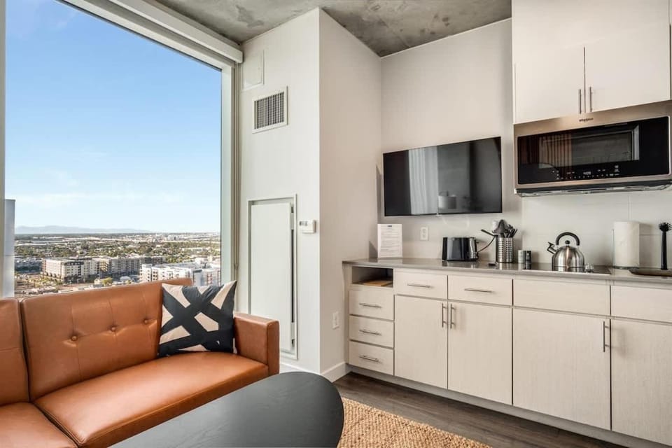 Boulevard Stays Downtown Highrise STU Sky Pool Parking Gym 08 Apartment in Phoenix