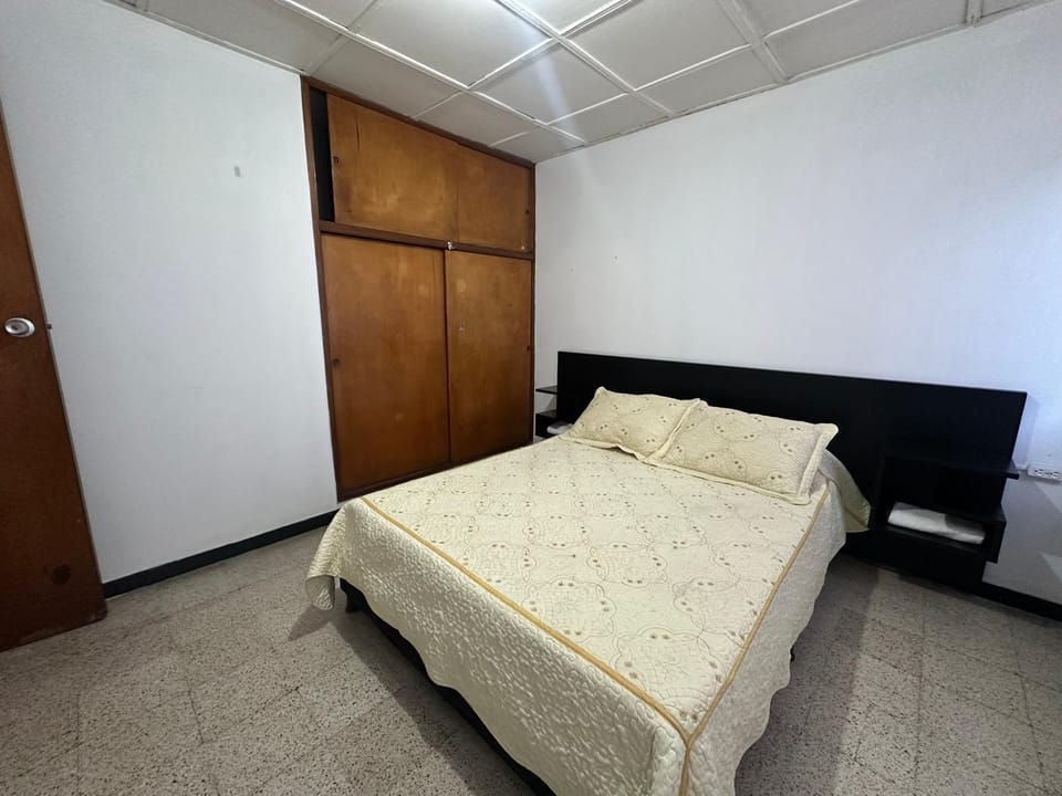 Bed, Photo of the whole room, Bedroom, wardrobe