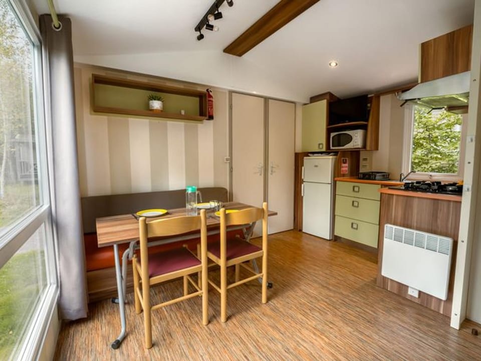 Mobil home moderne avec terrasse pour 4 personnes - API-1-52-468 Campground/ 
RV Resort in Vosges
