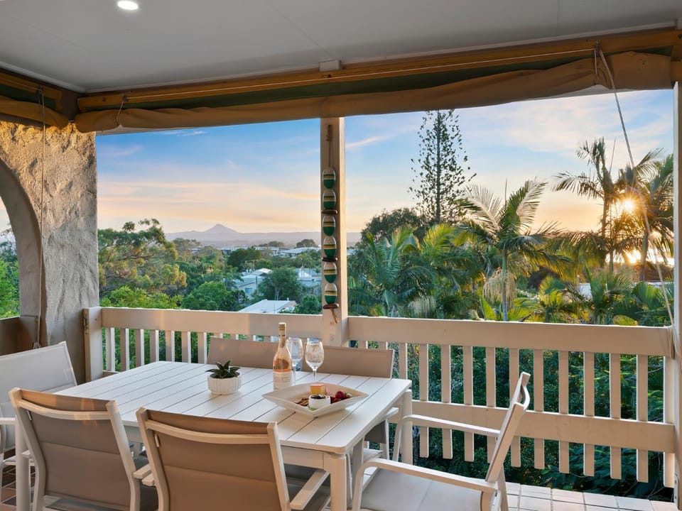 Natural landscape, View (from property/room), Balcony/Terrace, Mountain view, Sunset