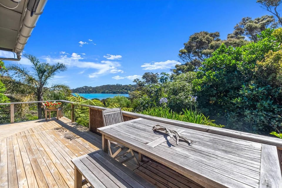 The Zen House - Our Island House in Auckland Region