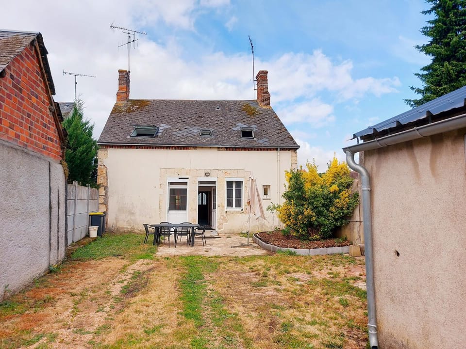 Gîte spacieux au cœur de Marboué - FR-1-581-155 House in Centre-Val de Loire