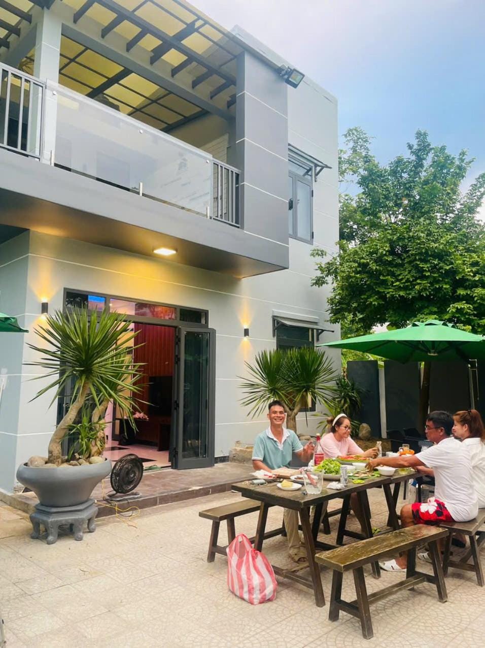 Property building, Balcony/Terrace, Banquet/Function facilities