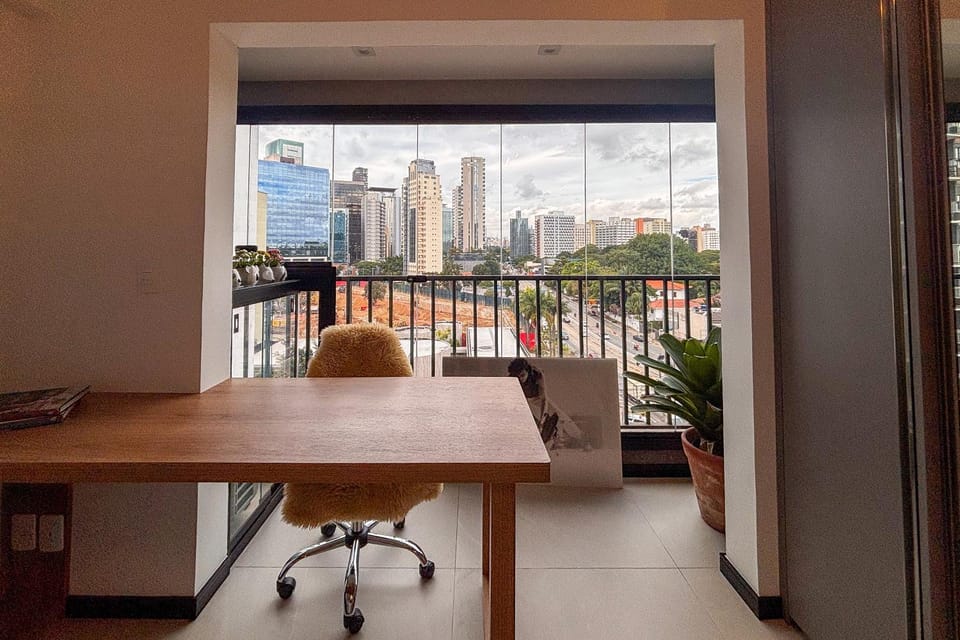 View (from property/room), Balcony/Terrace, Dining area, Meeting/conference room, City view