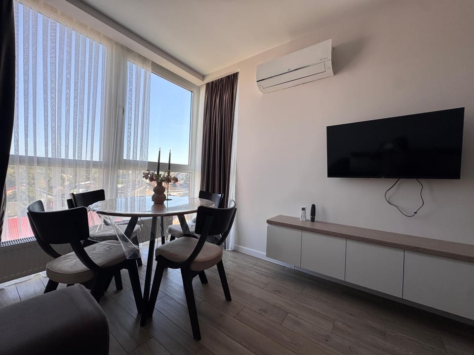 TV and multimedia, Living room, Seating area