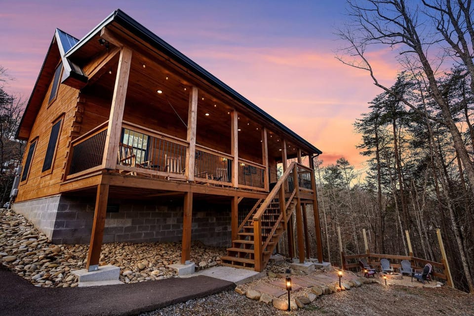 BBQ facilities, Hot Tub, Seating area, Parking