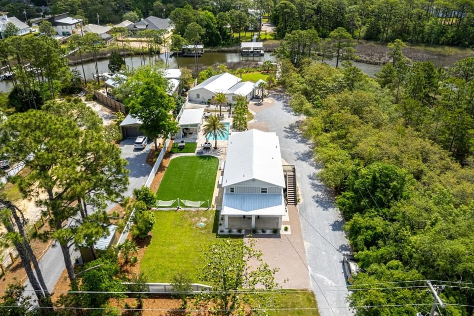 Property building, Neighbourhood, Bird's eye view, Parking