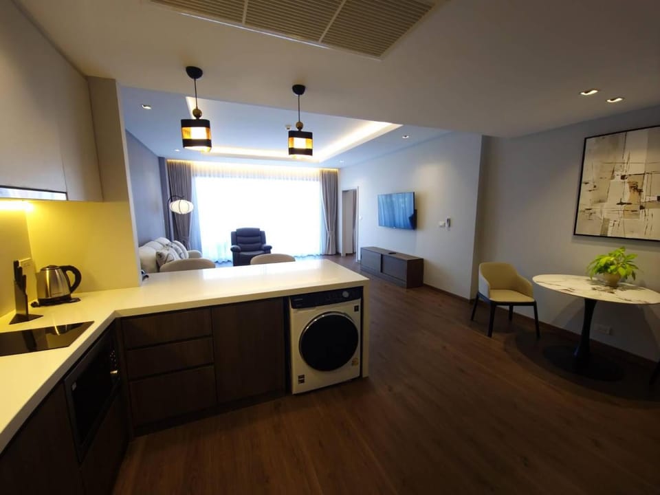 Kitchen or kitchenette, washing machine