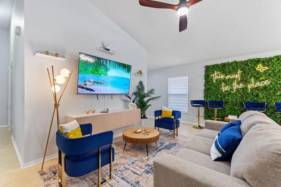 TV and multimedia, Living room, Seating area, air conditioner
