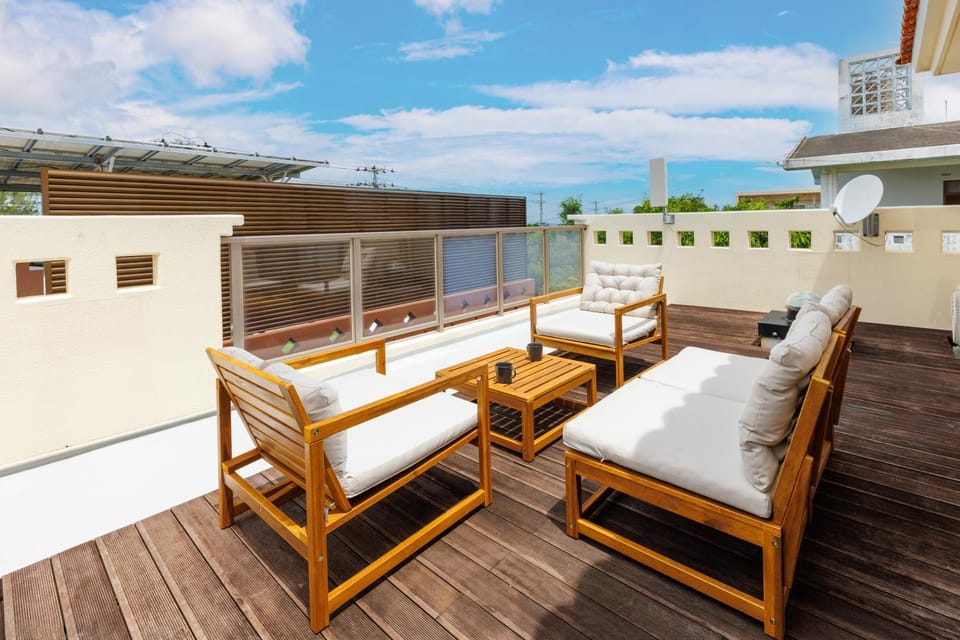 最大16名 BBQ可能 駐車場3台 シアタールーム付きのグループ旅行におすすめ宿 The MELIA House in Okinawa Prefecture