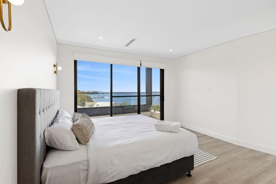 Bed, Natural landscape, View (from property/room), Photo of the whole room, Bedroom, Sea view