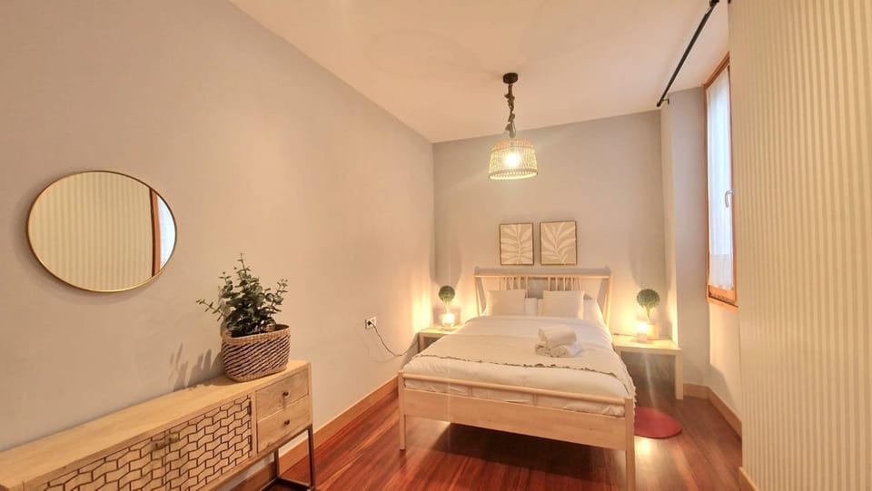 Unique location - 130m2 & Garden close to Museums Apartment in Bilbao