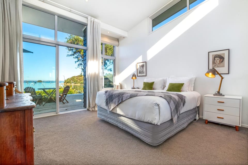 Bed, Bedroom, Sea view