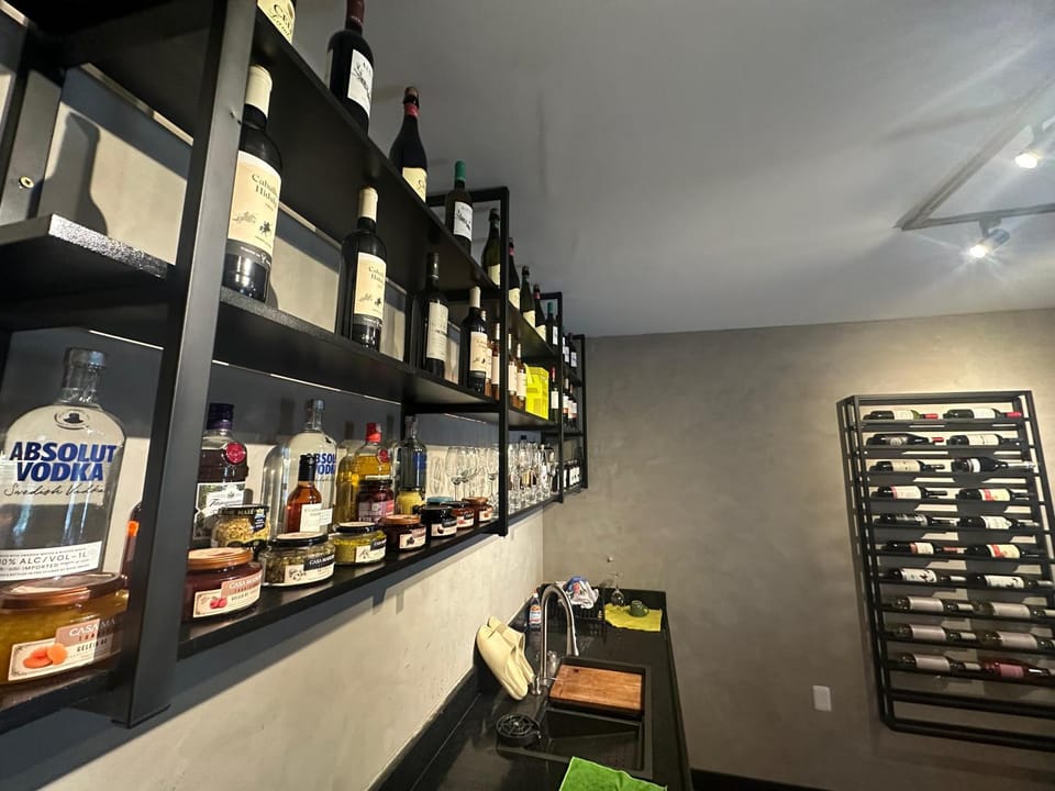 Lounge or bar, Food and drinks, Drinks