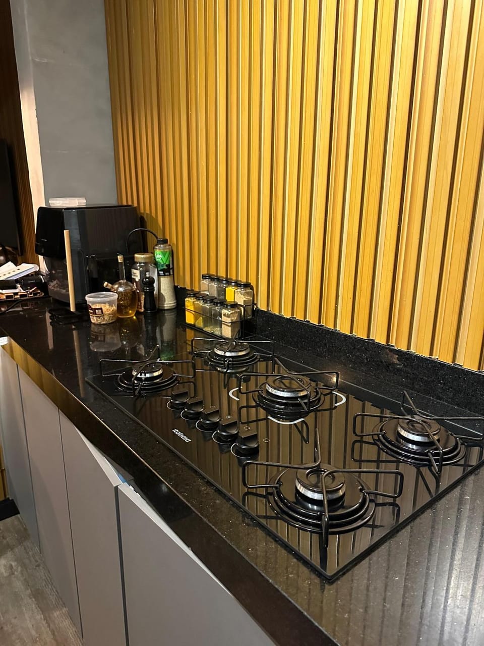 Kitchen or kitchenette, Breakfast, stove