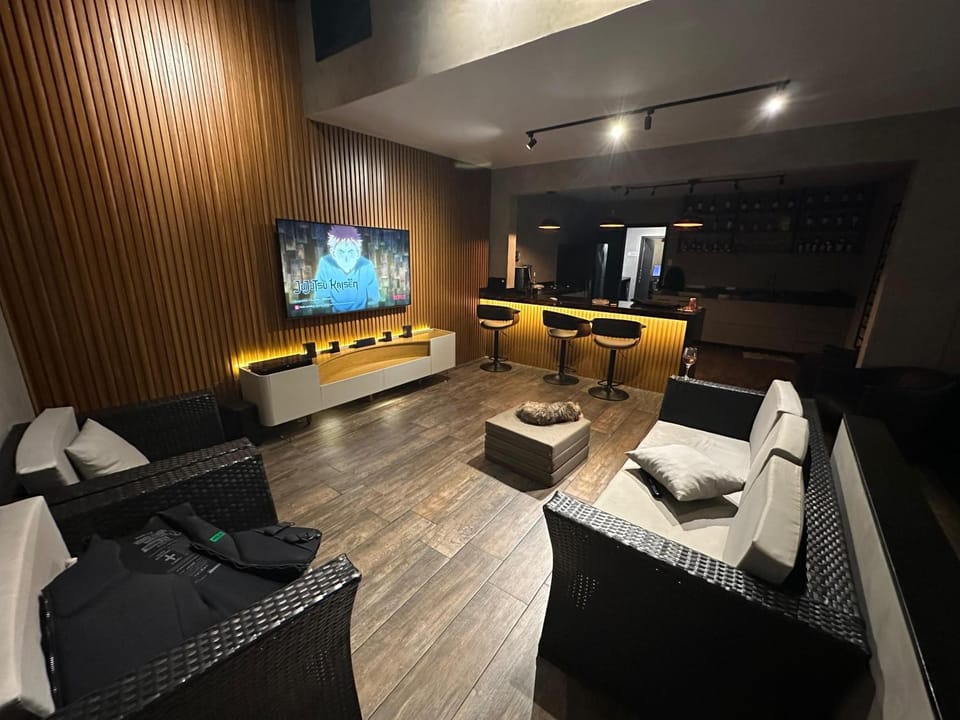 Communal lounge/ TV room, Living room