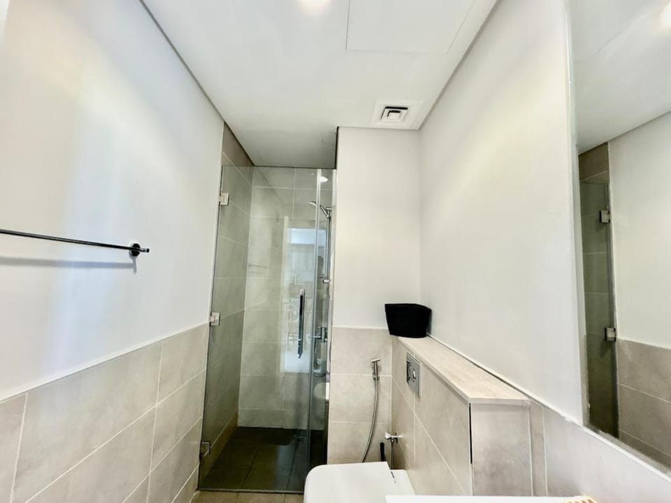 Homes2Retreat - Golf & Desert Views - Luxe 1BR Escape Apartment in Dubai