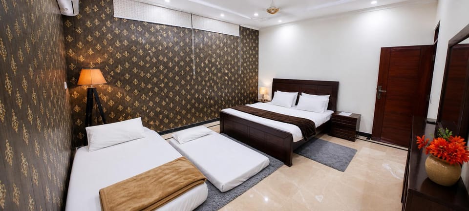 Four Season Guest House Bed and Breakfast in Islamabad
