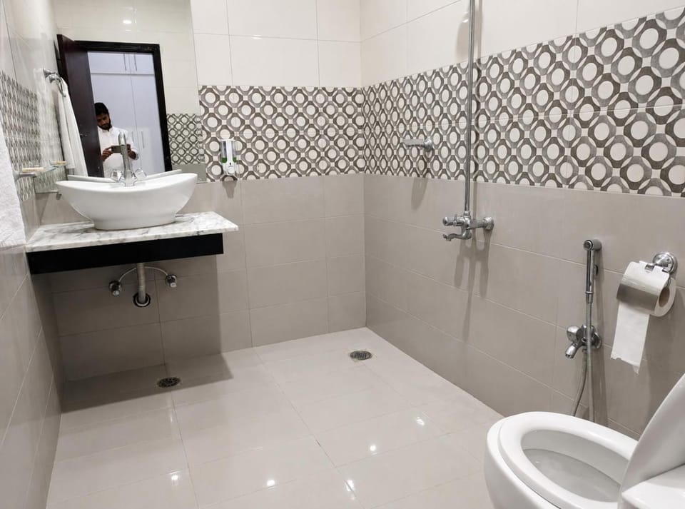 Four Season Guest House Bed and Breakfast in Islamabad