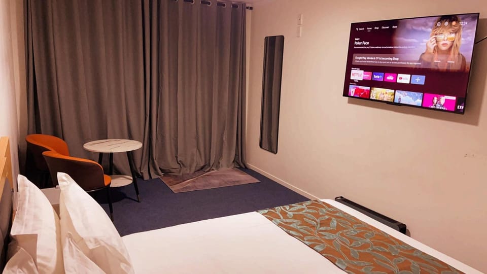 TV and multimedia, Evening entertainment, Bedroom