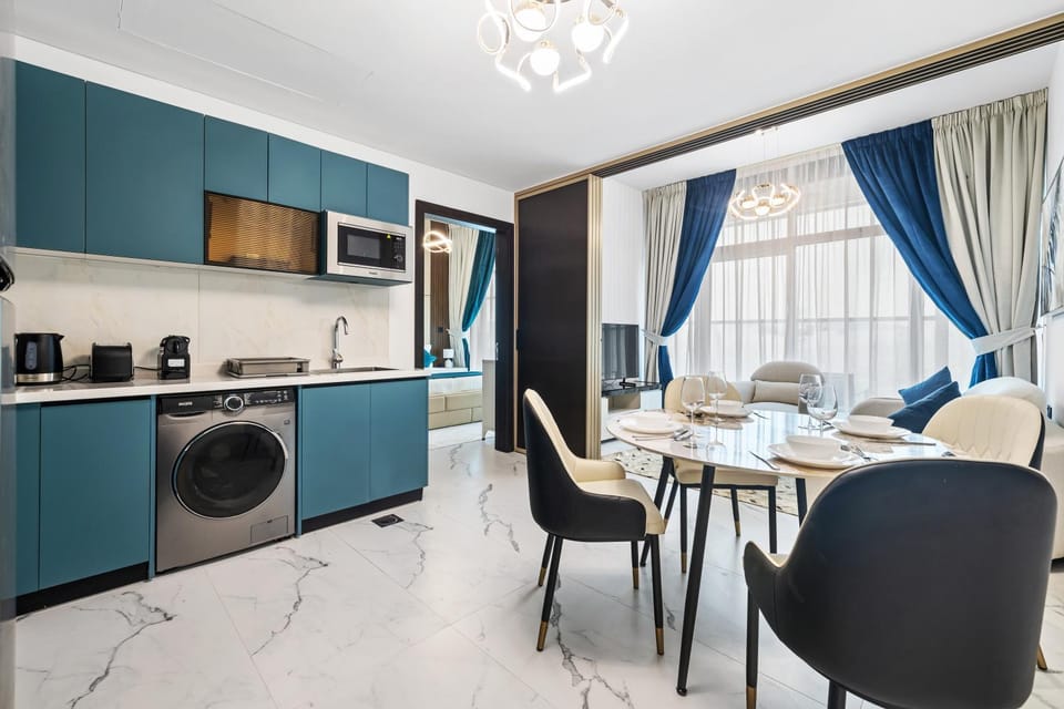 Dining area, stove, toaster, washing machine, dryer