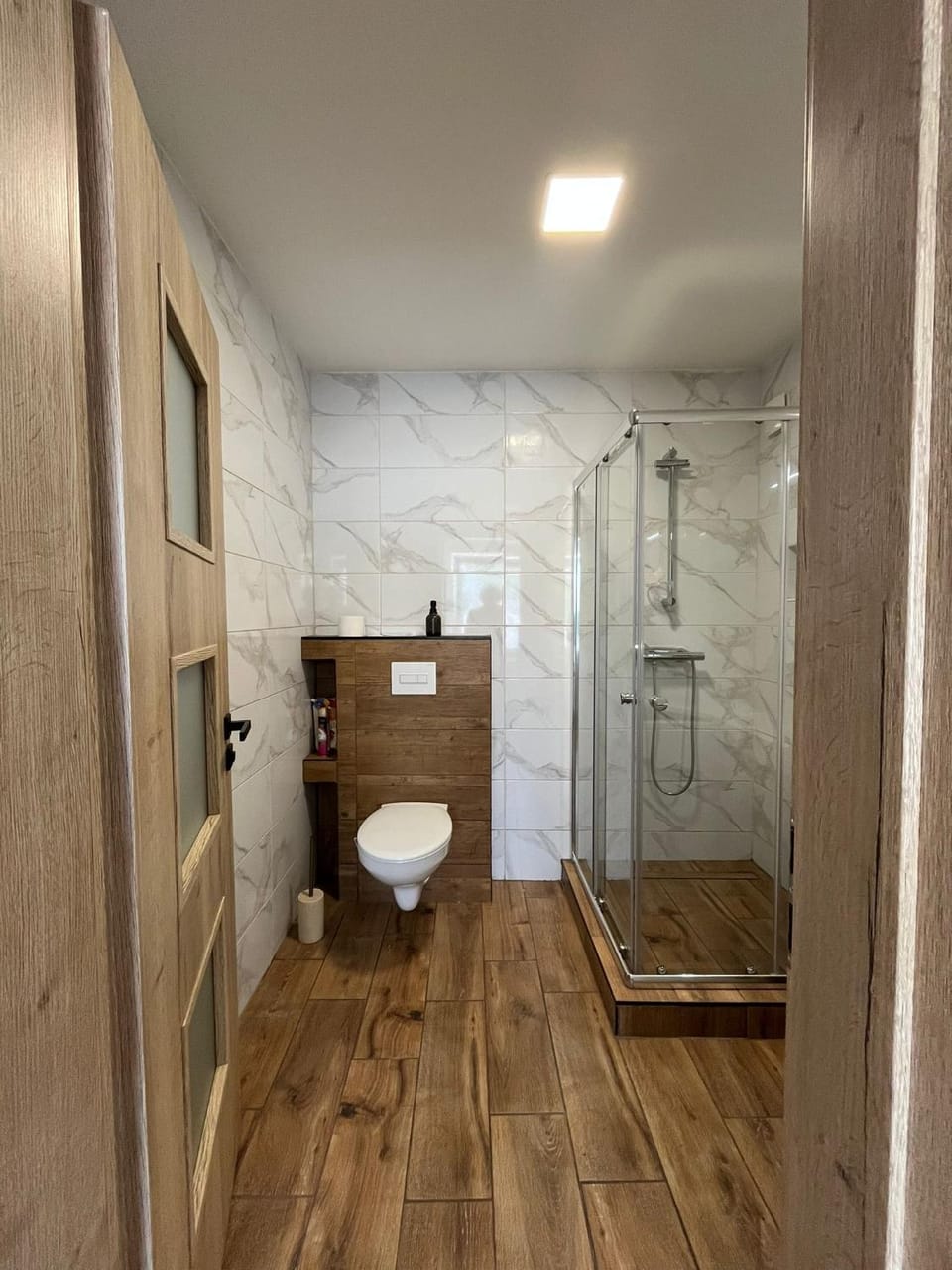 Shower, Toilet, Bathroom