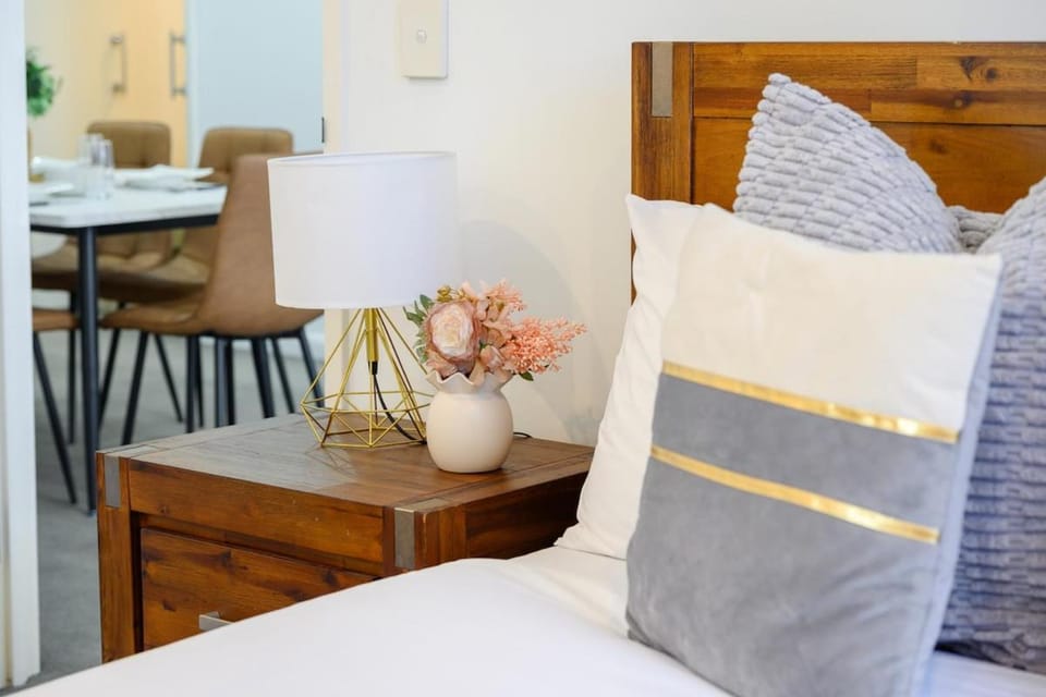 Live On the Iconic Sydney CBD Wharf with family Apartment in Sydney